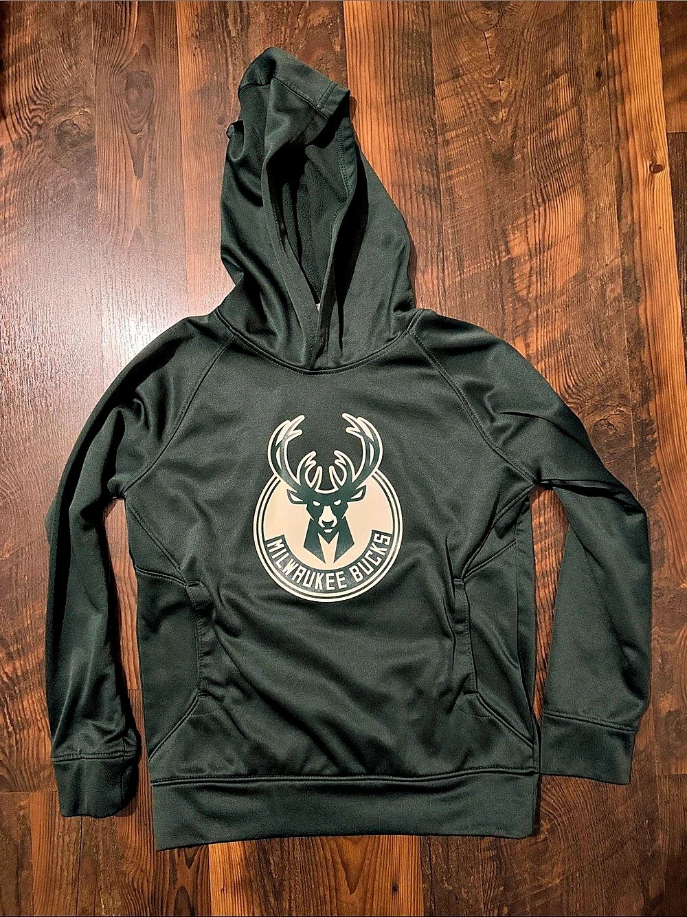 NBA Milwaukee Bucks Boys Medium Green Hoodie Like New